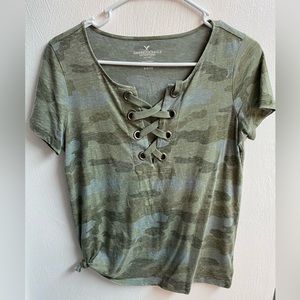 American Eagle Camo lace up shirt, size Small